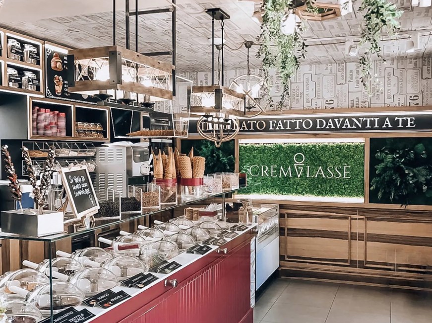 CremGlassè apre a Münster e porta il gelato italiano in Germania