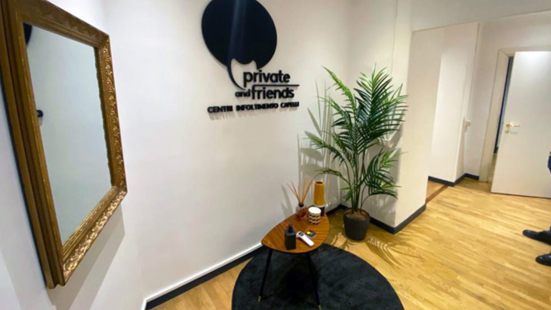 Private and Friends franchising